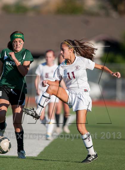 Thumbnail 2 in Royal @ Simi Valley photogallery.