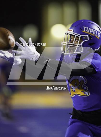 Thumbnail 2 in Starkville @ Tupelo (MSHAA 6A Semifinal) photogallery.
