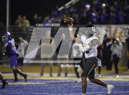 Thumbnail 2 in Starkville @ Tupelo (MSHAA 6A Semifinal) photogallery.