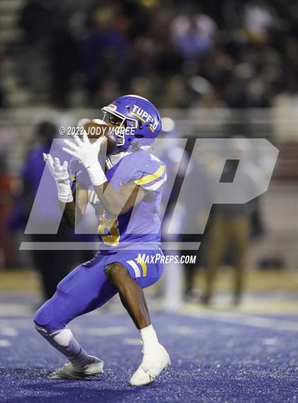 Thumbnail 1 in Starkville @ Tupelo (MSHAA 6A Semifinal) photogallery.