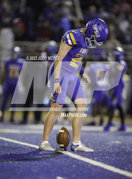 Thumbnail 1 in Starkville @ Tupelo (MSHAA 6A Semifinal) photogallery.