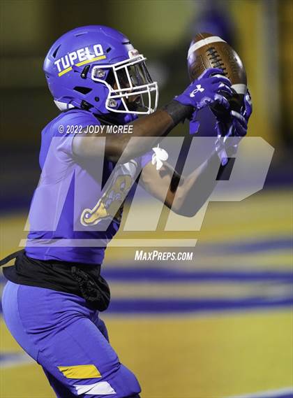 Thumbnail 3 in Starkville @ Tupelo (MSHAA 6A Semifinal) photogallery.