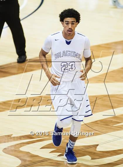 Thumbnail 2 in Sacramento vs. Moreau Catholic (MaxPreps MLK Classic) photogallery.