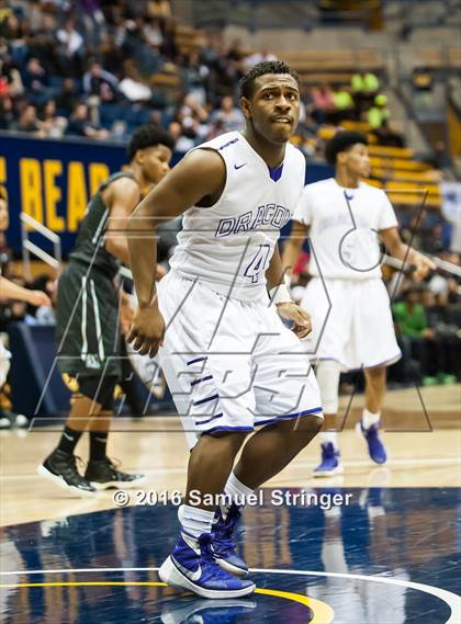 Thumbnail 2 in Sacramento vs. Moreau Catholic (MaxPreps MLK Classic) photogallery.