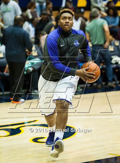 Thumbnail 3 in Sacramento vs. Moreau Catholic (MaxPreps MLK Classic) photogallery.