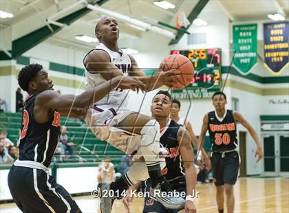 Thumbnail 2 in Bowman Academy vs. Bogan (LeBron James Classic) photogallery.
