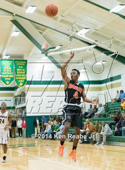 Thumbnail 3 in Bowman Academy vs. Bogan (LeBron James Classic) photogallery.