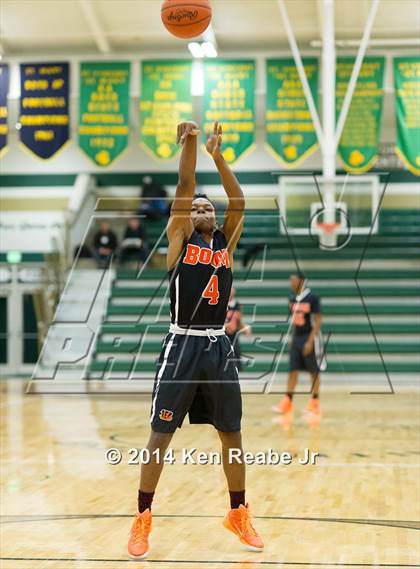 Thumbnail 3 in Bowman Academy vs. Bogan (LeBron James Classic) photogallery.