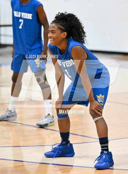 Thumbnail 2 in Northwest Christian vs. Palo Verde (AIA 3A Round 1 Playoff) photogallery.