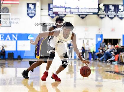 Thumbnail 1 in St. Thomas More vs Montverde CBD (Metro Classic) photogallery.