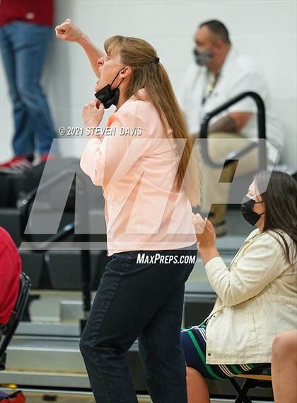 Thumbnail 1 in Salpointe Catholic vs. Seton Catholic (AIA 4A Final) photogallery.