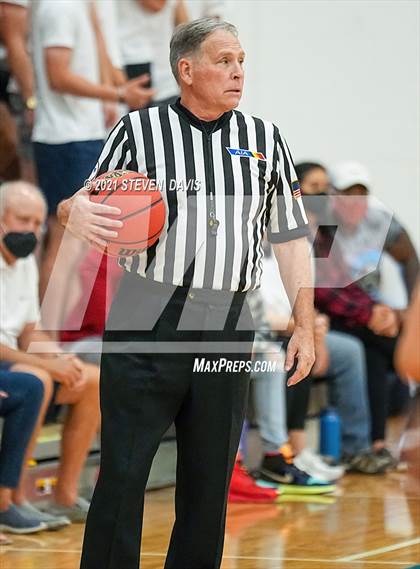 Thumbnail 2 in Salpointe Catholic vs. Seton Catholic (AIA 4A Final) photogallery.