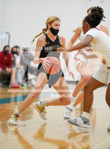 Thumbnail 3 in Salpointe Catholic vs. Seton Catholic (AIA 4A Final) photogallery.
