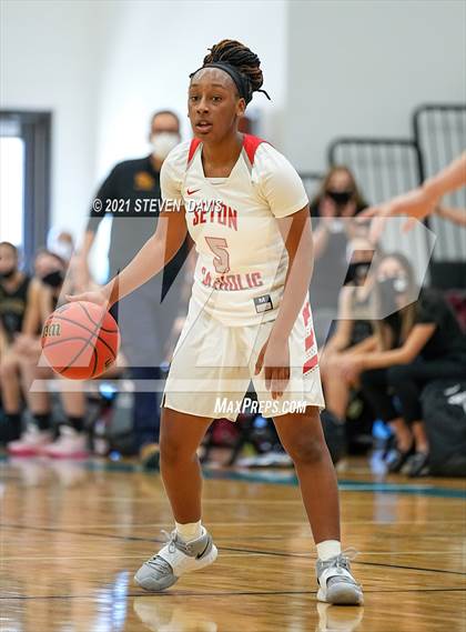Thumbnail 3 in Salpointe Catholic vs. Seton Catholic (AIA 4A Final) photogallery.