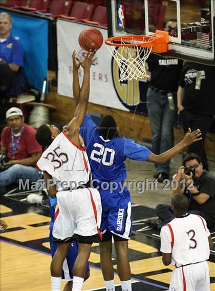 Thumbnail 3 in Price vs. Salesian (CIF State D5 Final) photogallery.