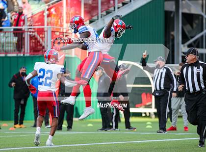 Thumbnail 3 in Southlake Carroll vs. Duncanville (UIL Class 6A D1 State Semifinal) photogallery.