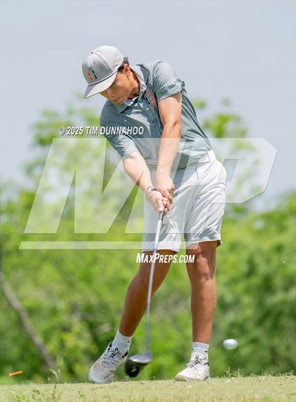 Thumbnail 2 in UIL Region IV 5A Boys Golf Final (Round 1) photogallery.