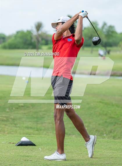Thumbnail 1 in UIL Region IV 5A Boys Golf Final (Round 1) photogallery.