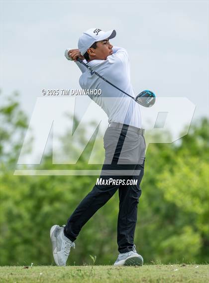 Thumbnail 3 in UIL Region IV 5A Boys Golf Final (Round 1) photogallery.