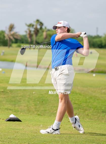 Thumbnail 3 in UIL Region IV 5A Boys Golf Final (Round 1) photogallery.