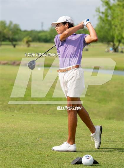Thumbnail 3 in UIL Region IV 5A Boys Golf Final (Round 1) photogallery.