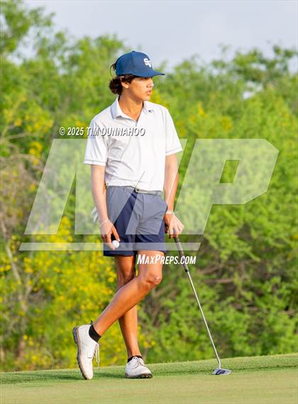 Thumbnail 2 in UIL Region IV 5A Boys Golf Final (Round 1) photogallery.