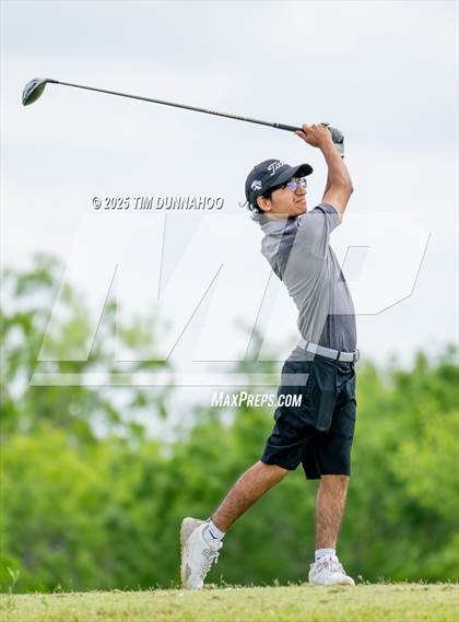 Thumbnail 2 in UIL Region IV 5A Boys Golf Final (Round 1) photogallery.