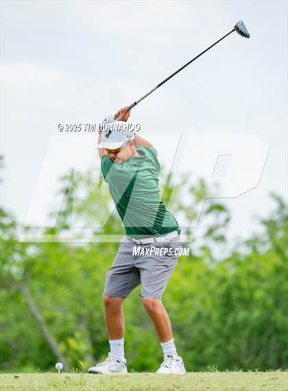 Thumbnail 3 in UIL Region IV 5A Boys Golf Final (Round 1) photogallery.