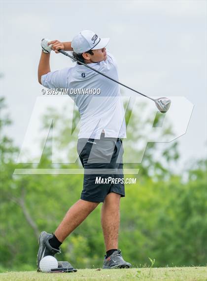 Thumbnail 3 in UIL Region IV 5A Boys Golf Final (Round 1) photogallery.