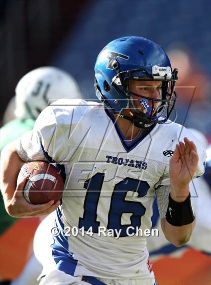 Thumbnail 2 in Pine Creek vs. Longmont (CHSAA 4A Final) photogallery.