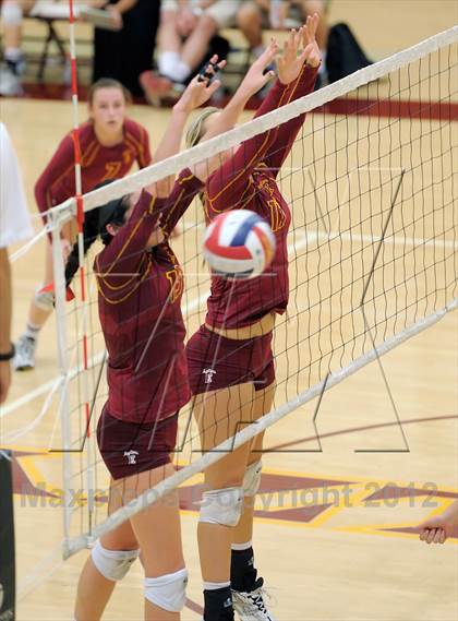 Thumbnail 1 in Villa Park @ Esperanza photogallery.