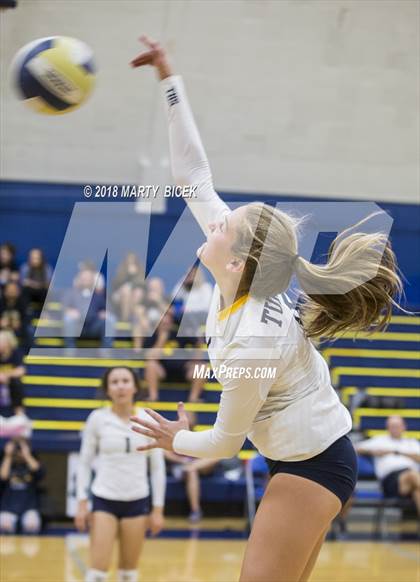Thumbnail 2 in Enochs @ Turlock photogallery.