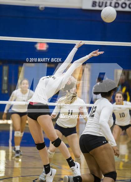 Thumbnail 3 in Enochs @ Turlock photogallery.