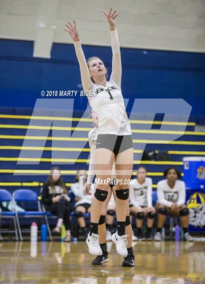 Thumbnail 2 in Enochs @ Turlock photogallery.