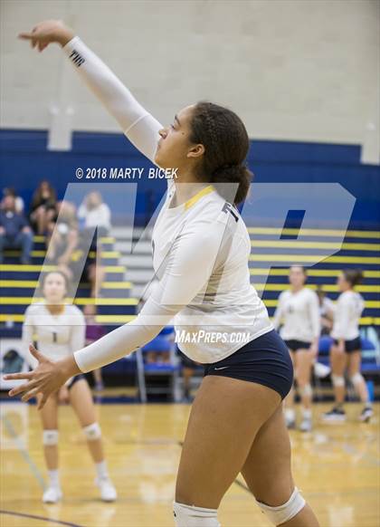 Thumbnail 1 in Enochs @ Turlock photogallery.