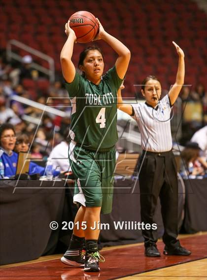 Thumbnail 1 in Tuba City @ Safford (AIA Division 3 Semifinal) photogallery.