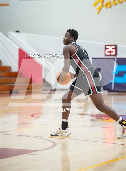 Thumbnail 2 in JSerra Catholic vs. St. Francis Prep (Torrey Pines Holiday Classic) photogallery.