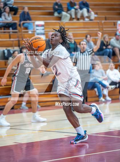 Thumbnail 1 in JSerra Catholic vs. St. Francis Prep (Torrey Pines Holiday Classic) photogallery.