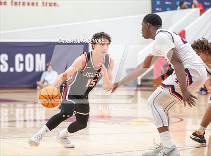 Thumbnail 3 in JSerra Catholic vs. St. Francis Prep (Torrey Pines Holiday Classic) photogallery.