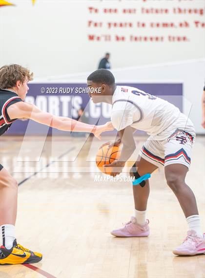 Thumbnail 3 in JSerra Catholic vs. St. Francis Prep (Torrey Pines Holiday Classic) photogallery.