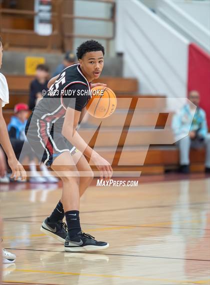 Thumbnail 3 in JSerra Catholic vs. St. Francis Prep (Torrey Pines Holiday Classic) photogallery.