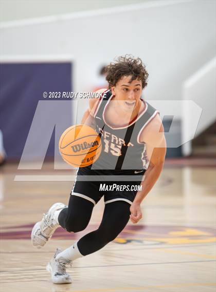 Thumbnail 3 in JSerra Catholic vs. St. Francis Prep (Torrey Pines Holiday Classic) photogallery.