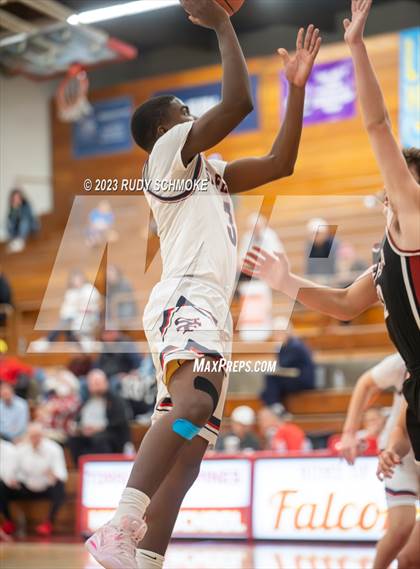 Thumbnail 2 in JSerra Catholic vs. St. Francis Prep (Torrey Pines Holiday Classic) photogallery.