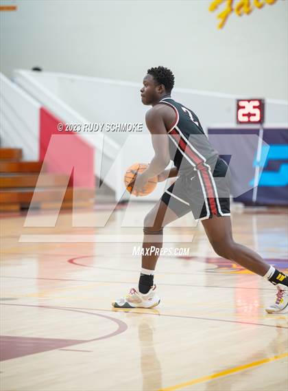 Thumbnail 1 in JSerra Catholic vs. St. Francis Prep (Torrey Pines Holiday Classic) photogallery.