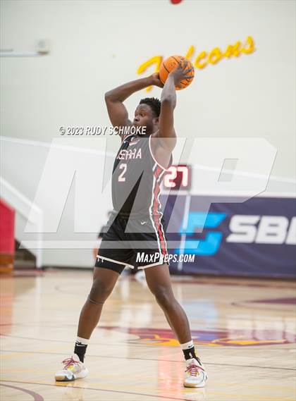 Thumbnail 2 in JSerra Catholic vs. St. Francis Prep (Torrey Pines Holiday Classic) photogallery.