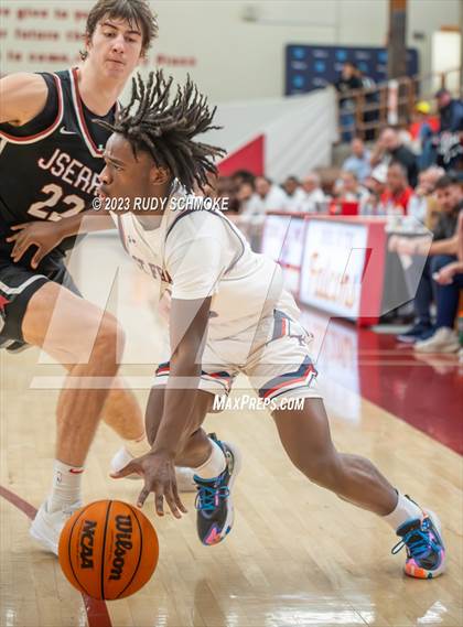 Thumbnail 2 in JSerra Catholic vs. St. Francis Prep (Torrey Pines Holiday Classic) photogallery.