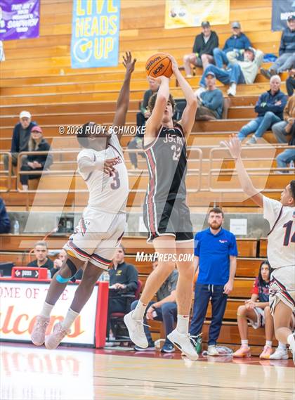 Thumbnail 3 in JSerra Catholic vs. St. Francis Prep (Torrey Pines Holiday Classic) photogallery.