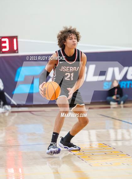 Thumbnail 3 in JSerra Catholic vs. St. Francis Prep (Torrey Pines Holiday Classic) photogallery.