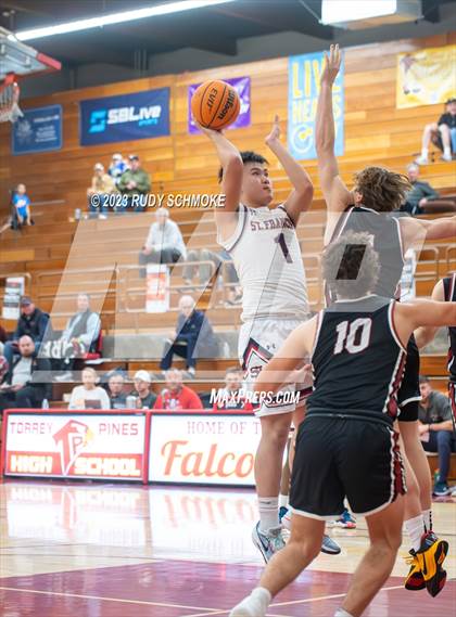 Thumbnail 2 in JSerra Catholic vs. St. Francis Prep (Torrey Pines Holiday Classic) photogallery.