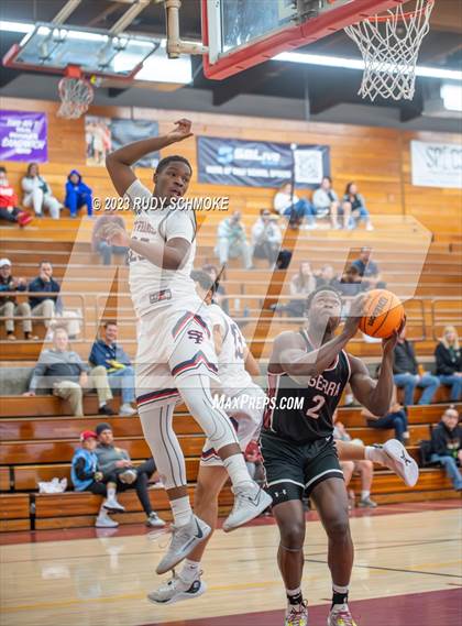 Thumbnail 3 in JSerra Catholic vs. St. Francis Prep (Torrey Pines Holiday Classic) photogallery.